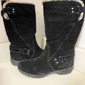 Clark’s Cozy Black Winter Boots with Faux Fur Lining